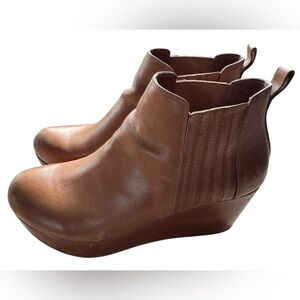 Chocolat Blu Leather Wedge Ankle Boots - Women’s Size 8 - Tan Leather